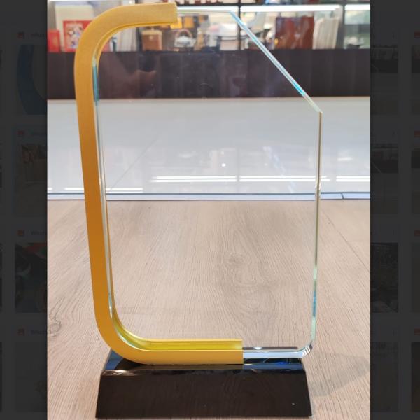 The Modern C-Frame Glass Award 25x14cm