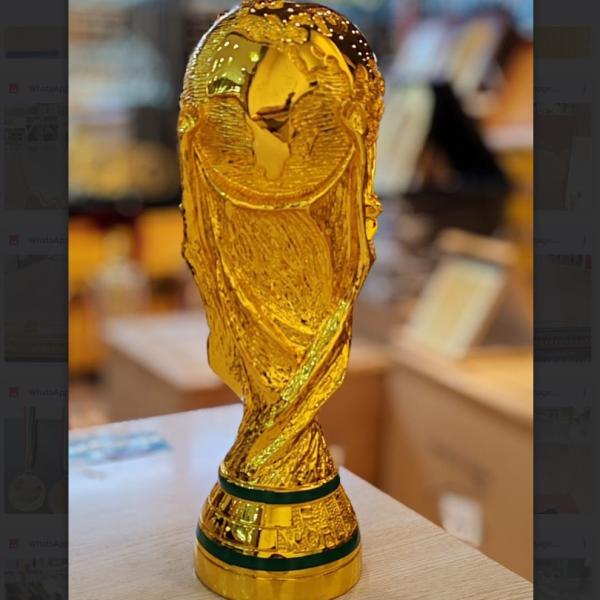 Golden Champion Trophy – 36cm Premium Award