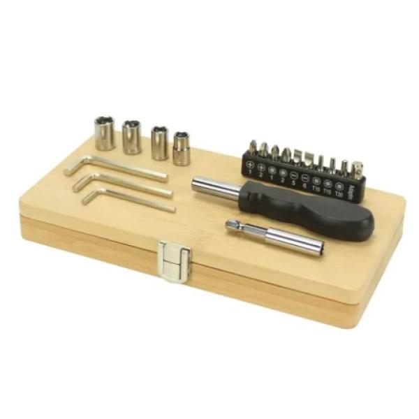 Magnetic Ratchet Screwdriver Set in Signature Bamboo Case